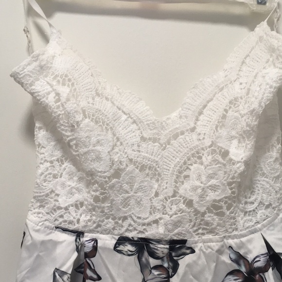 Beautiful lace and silky romper. - Picture 2 of 6